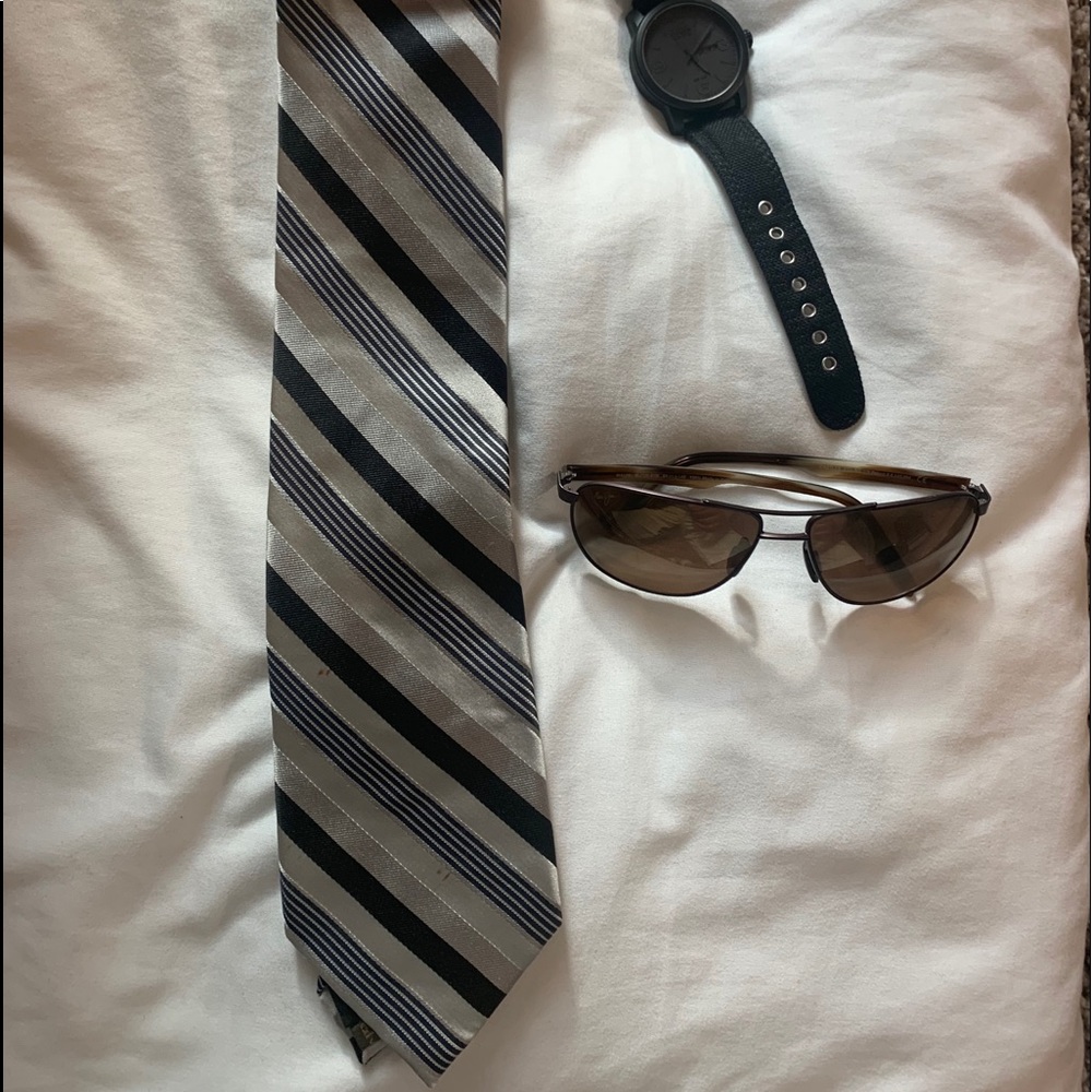 Calvin Klein 100% silk tie